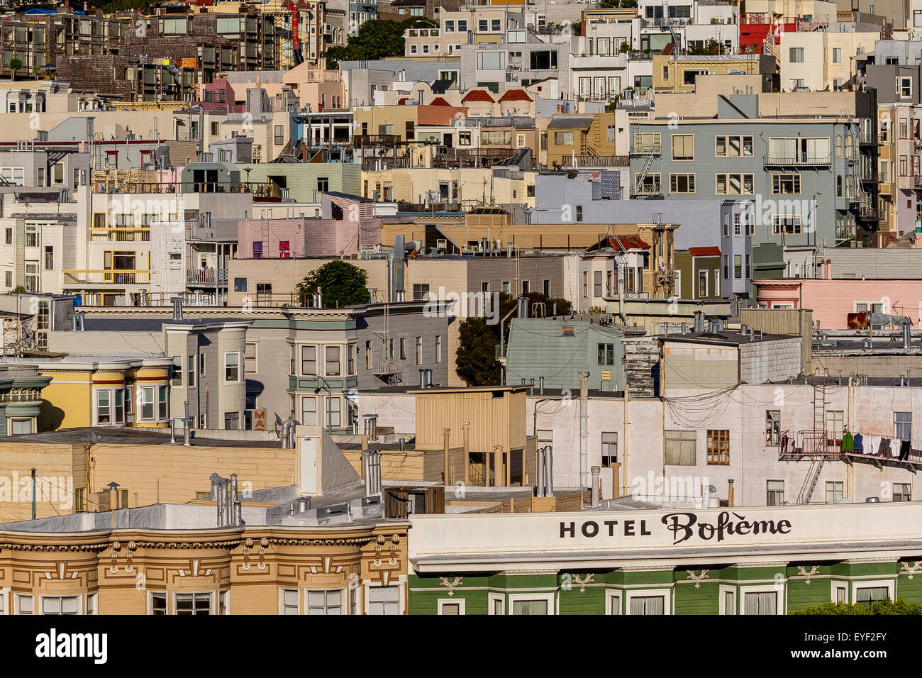 Logement densément emballé dans la zone de North Beach de San Francisco , Californie , Etats-Unis Banque D'Images