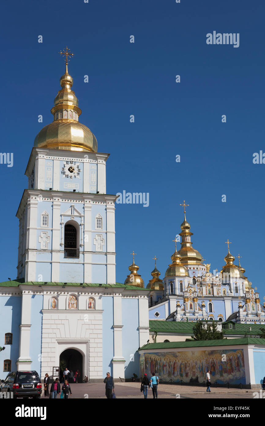 Tour d'entrée du Monastère St Michael's ; Kiev, Ukraine Banque D'Images