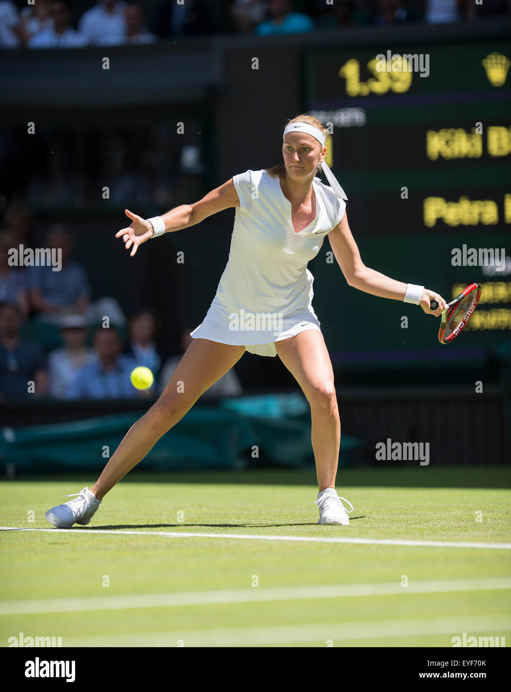 30.06.2015. Le Wimbledon Tennis Championships 2015 tenue à l'All England Lawn Tennis et croquet Club, Londres, Angleterre, Royaume-Uni. Petra KVITOVA (SUI) [2] v Kiki Bertens (NED). Banque D'Images