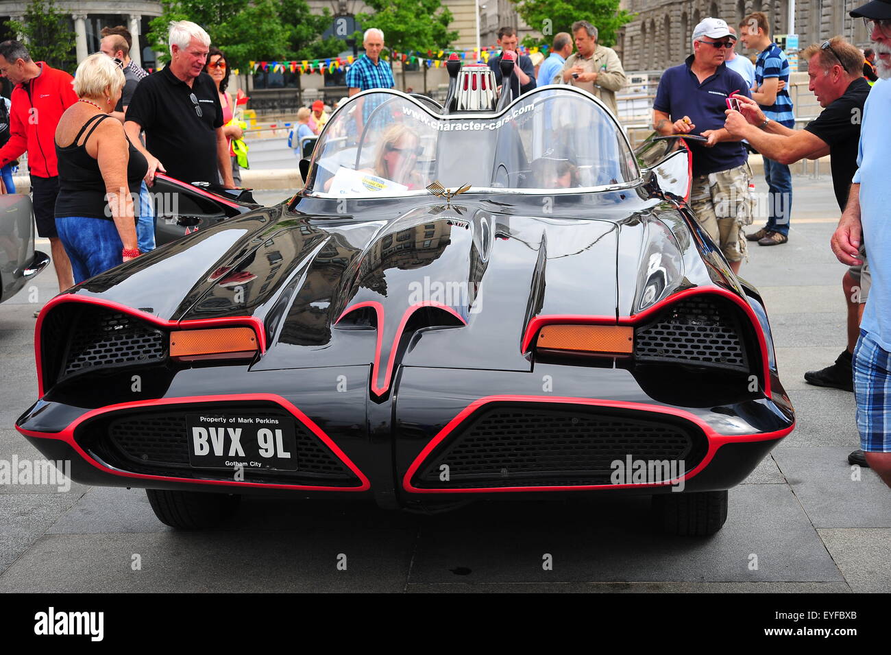 1966 Replica Batmobile à Liverpool's Pier Head. Banque D'Images