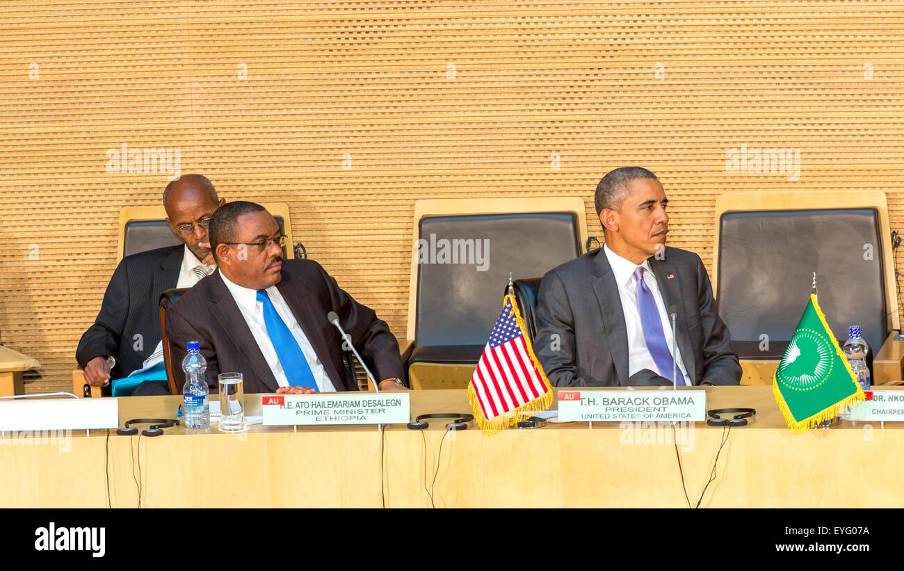 Addis Abeba, Ethiopie. 28 juillet, 2015. Le président Obama et le premier ministre Hailemariam Desalegn attentivement écouté le discours de S.E. M. Dlamini Zuma, Président de la commission de l'UA, le 28 juillet 2015, à Addis-Abeba, Ethiopie. Crédit : Dereje Belachew/Alamy Live News Banque D'Images