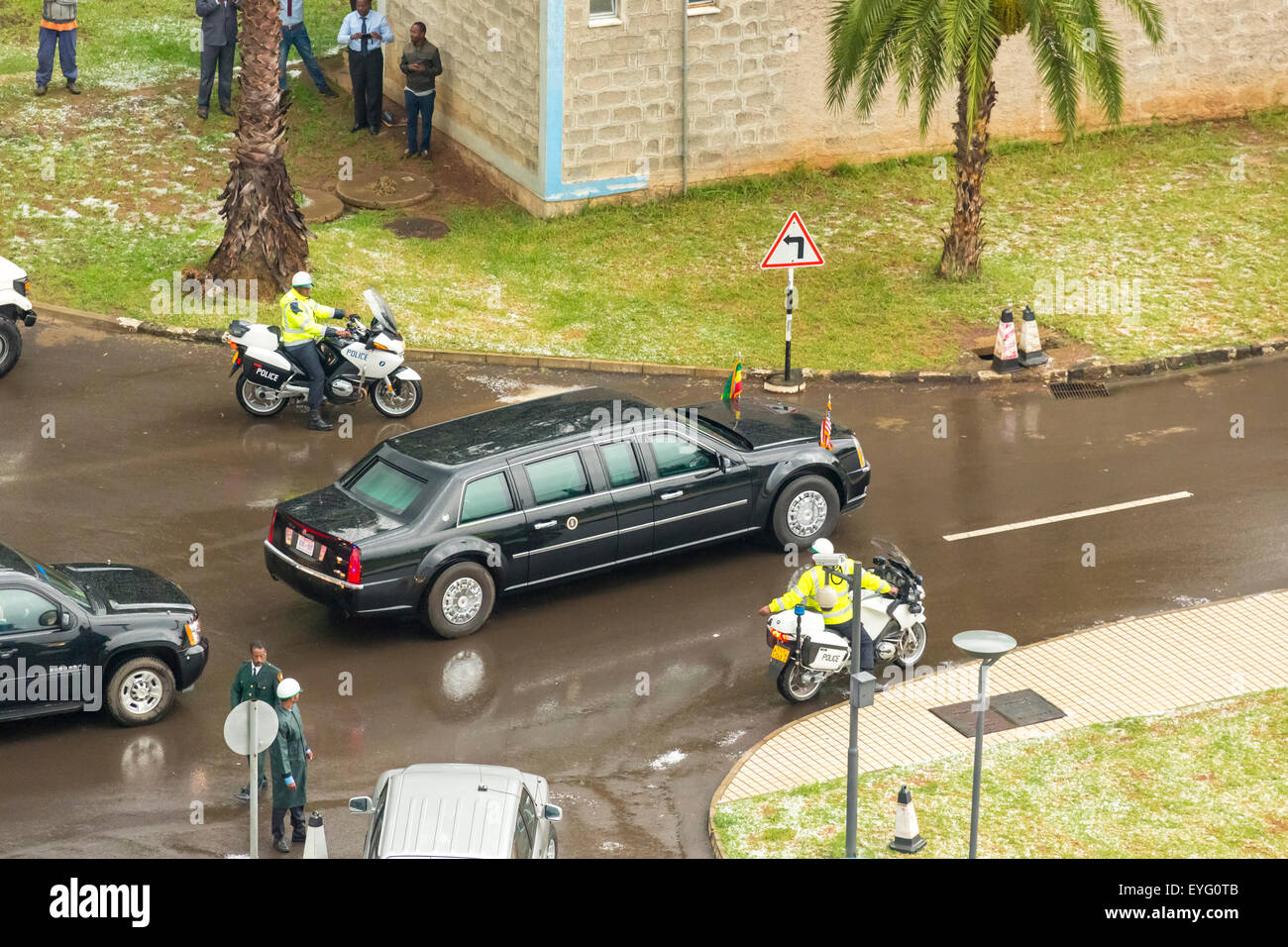 Addis Abeba, Ethiopie. 28 juillet, 2015. Le président Obama quitte la Commission de l'Union africaine dans sa voiture présidentielle, le 28 juillet 2015, à la Nelson Mandela salle du Centre de Conférence de l'UA à Addis-Abeba, Ethiopie. Crédit : Dereje Belachew/Alamy Live News Banque D'Images