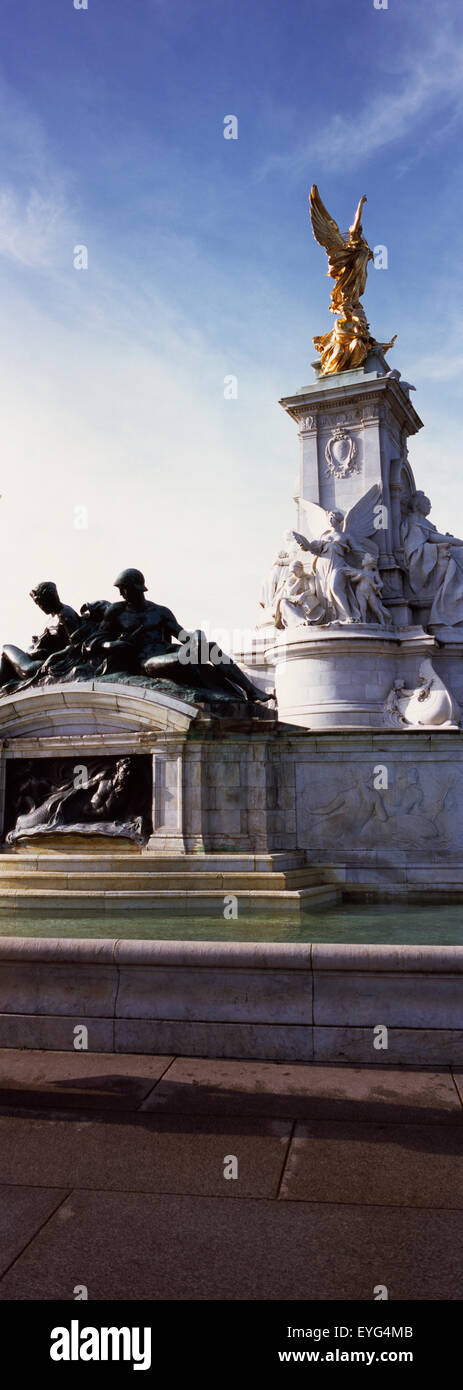 Royaume-uni, Angleterre, à l'extérieur de Buckingham Palace, Londres, achevé en 1911, Vue Panoramique tourné de Victoria Memorial Monument ou Banque D'Images