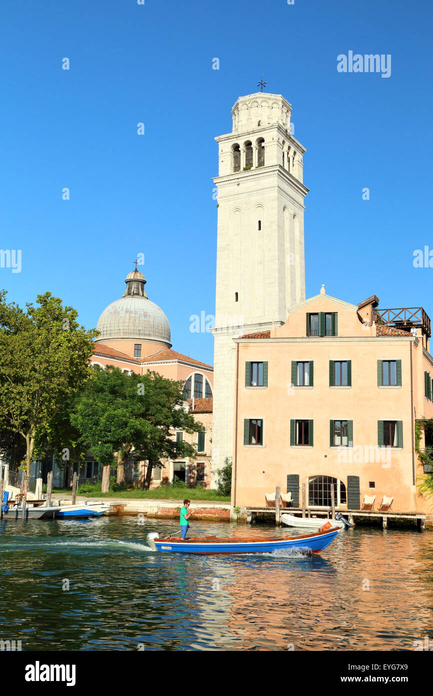 Clocher Campanile de la Basilique de San Pietro di Castello, l'île Isola Banque D'Images