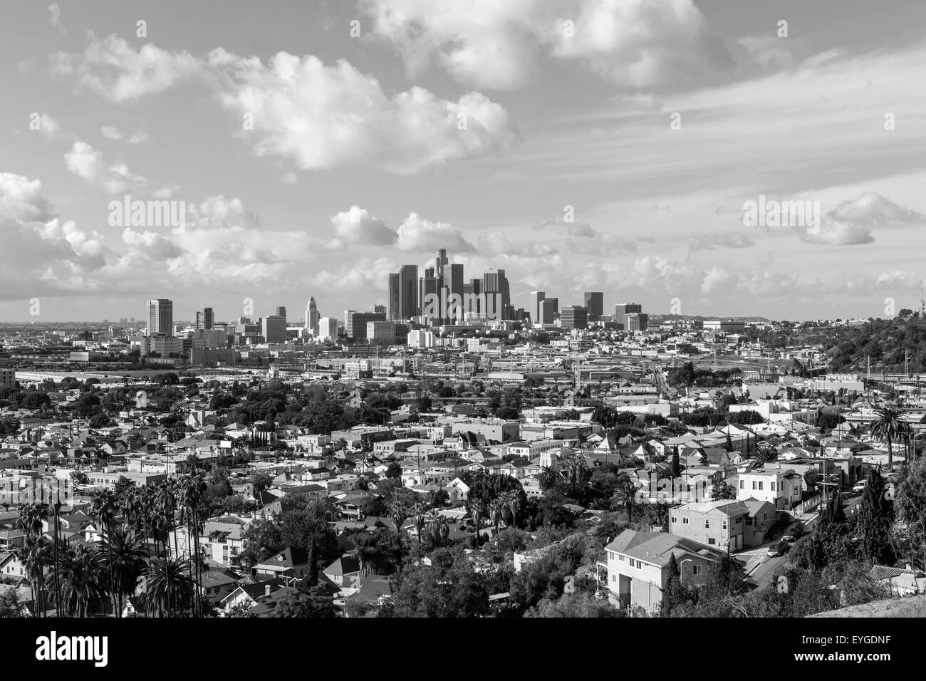 Clair de smog noir et blanc vue de Los Angeles en Californie du Sud. Banque D'Images