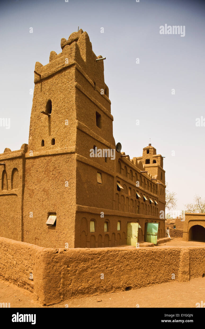 Au Niger, le Centre du Niger, Tahoa, région de brique de boue ; mosquée traditionnelle Village Yaama Banque D'Images