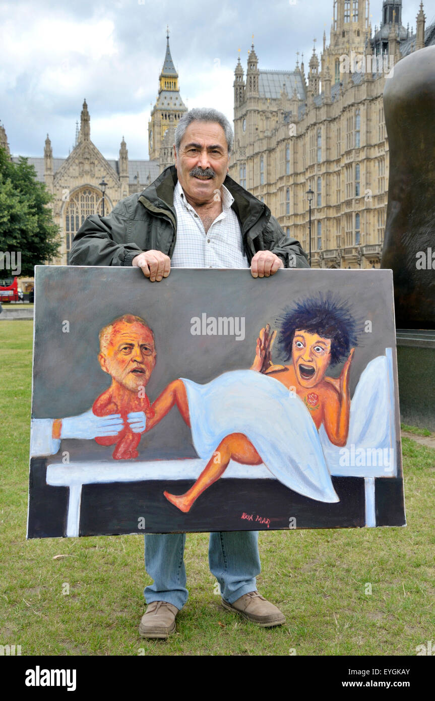 Westminster, London, UK. 29 juillet, 2015. Caricaturiste Kaya Mar dévoile son dernier travail - avec une partie du travail plutôt surpris donnant naissance à Jeremy Corbyn - à l'extérieur du Parlement Crédit : PjrNews/Alamy Live News Banque D'Images