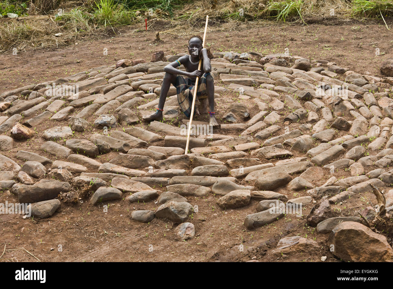 L'Éthiopie, de l'ouest de l'Ethiopie, vallée de l'Omo, dans le sud de l'Mursiland, Portrait de Morsi garçon ; Dirikoro Banque D'Images