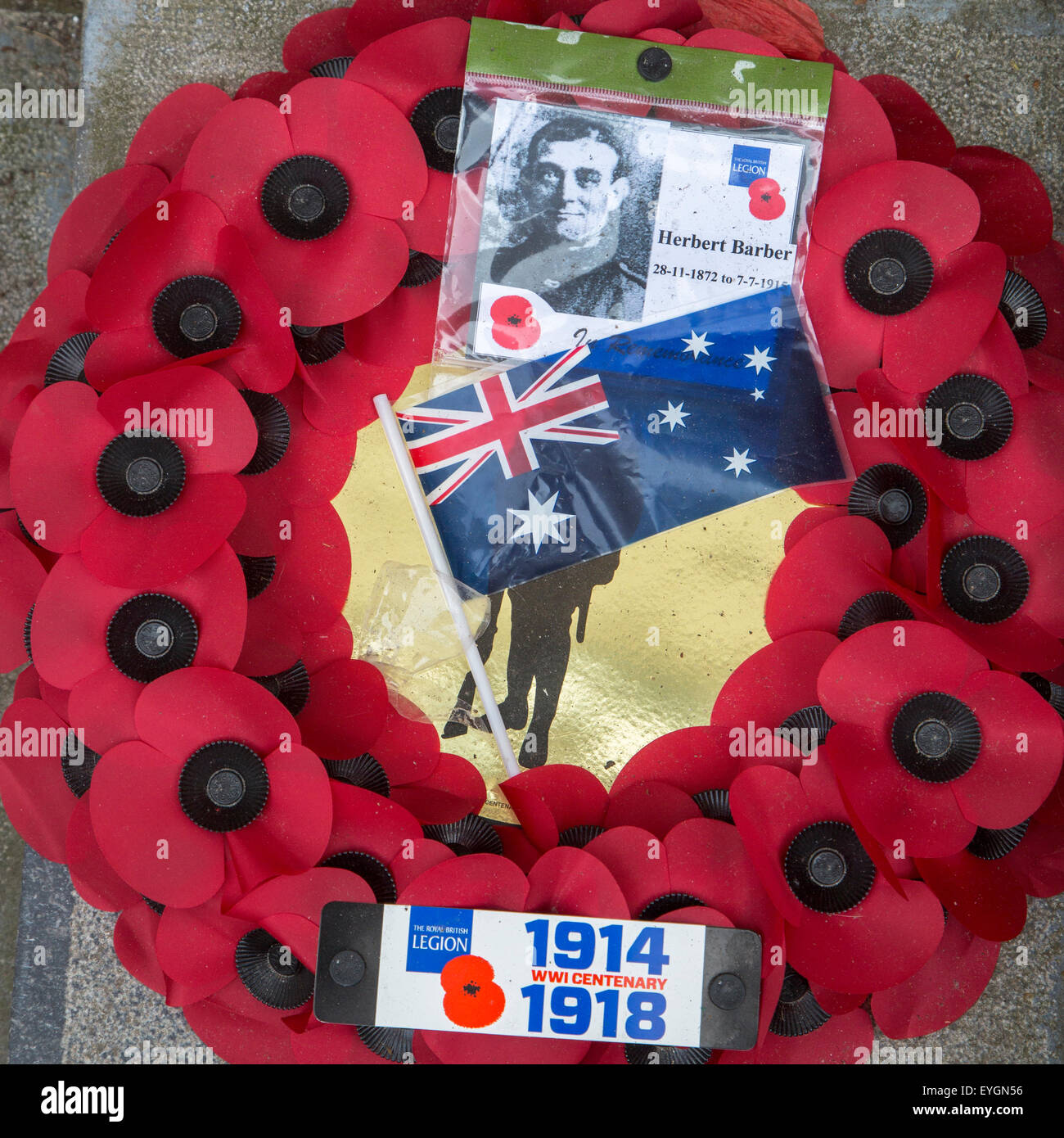 La couronne de pavot pour la première guerre mondiale, un soldat pendant la PREMIÈRE GUERRE MONDIALE commémoration de la centenaire Banque D'Images