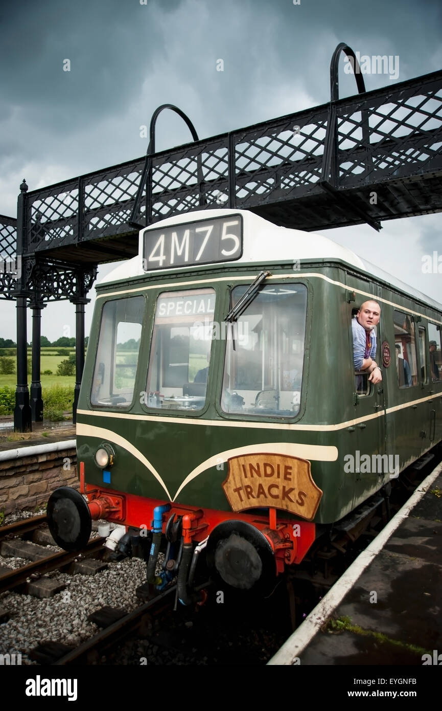 Royaume-uni, Angleterre, Midland Railway, Derbyshire, Indietracks Festival, train arrivant à Swanwick Junction Banque D'Images