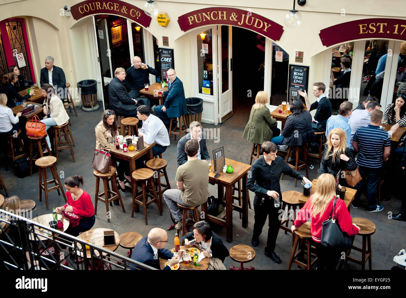 Royaume-uni, Angleterre, à l'intérieur de marché couvert de Covent Garden, à Londres Banque D'Images