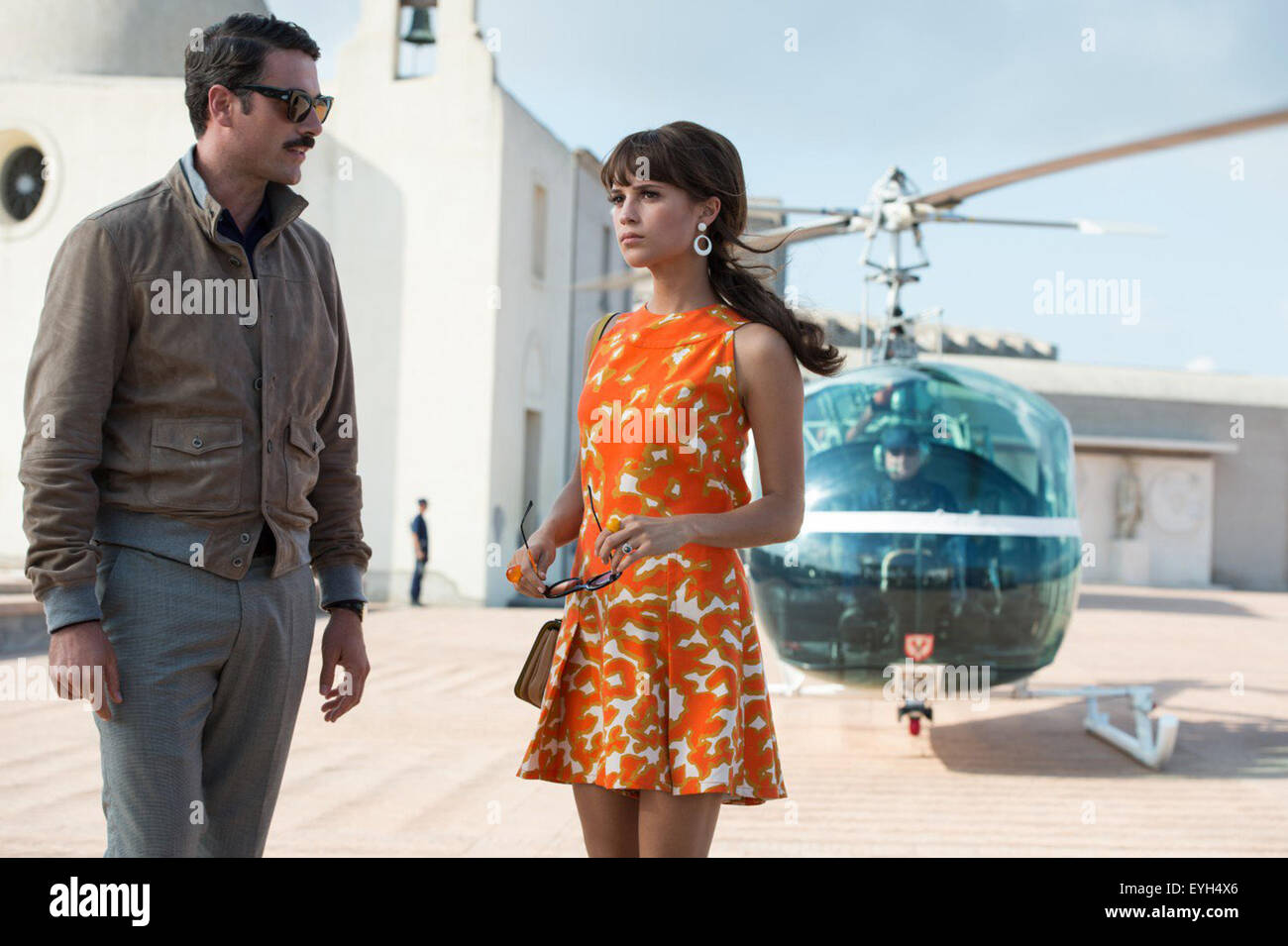 L'homme de spy est un U.N.C.L.E.-fiction comédie film réalisé par Guy Ritchie et co-écrit par Lionel Wigram, basé sur le 1964 MGM television série du même nom. Cette photo est pour un usage éditorial uniquement et est l'auteur de la société film et/ou le photographe attribué par le film ou la société de production et ne peut être reproduite que par des publications dans le cadre de la promotion du film ci-dessus. Un crédit obligatoire pour l'entreprise de film est nécessaire. Le photographe devrait également être portés lorsqu'il est connu. Banque D'Images