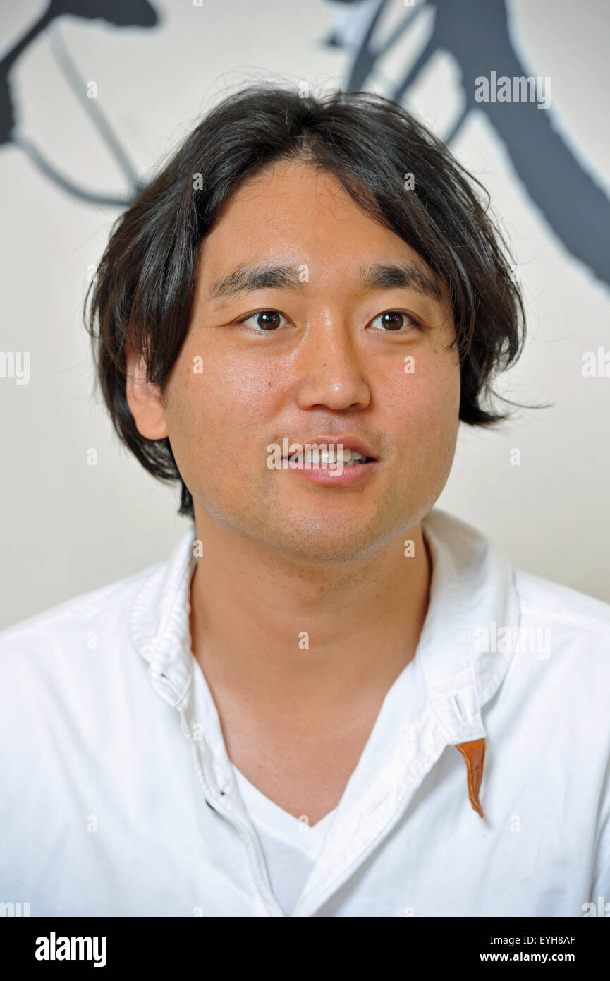 Artiste Kanji Souun Takeda lors d'une session d'entrevue au Japon. 22 juillet, 2015. © Tsutomu Yamada/AFLO/Alamy Live News Banque D'Images