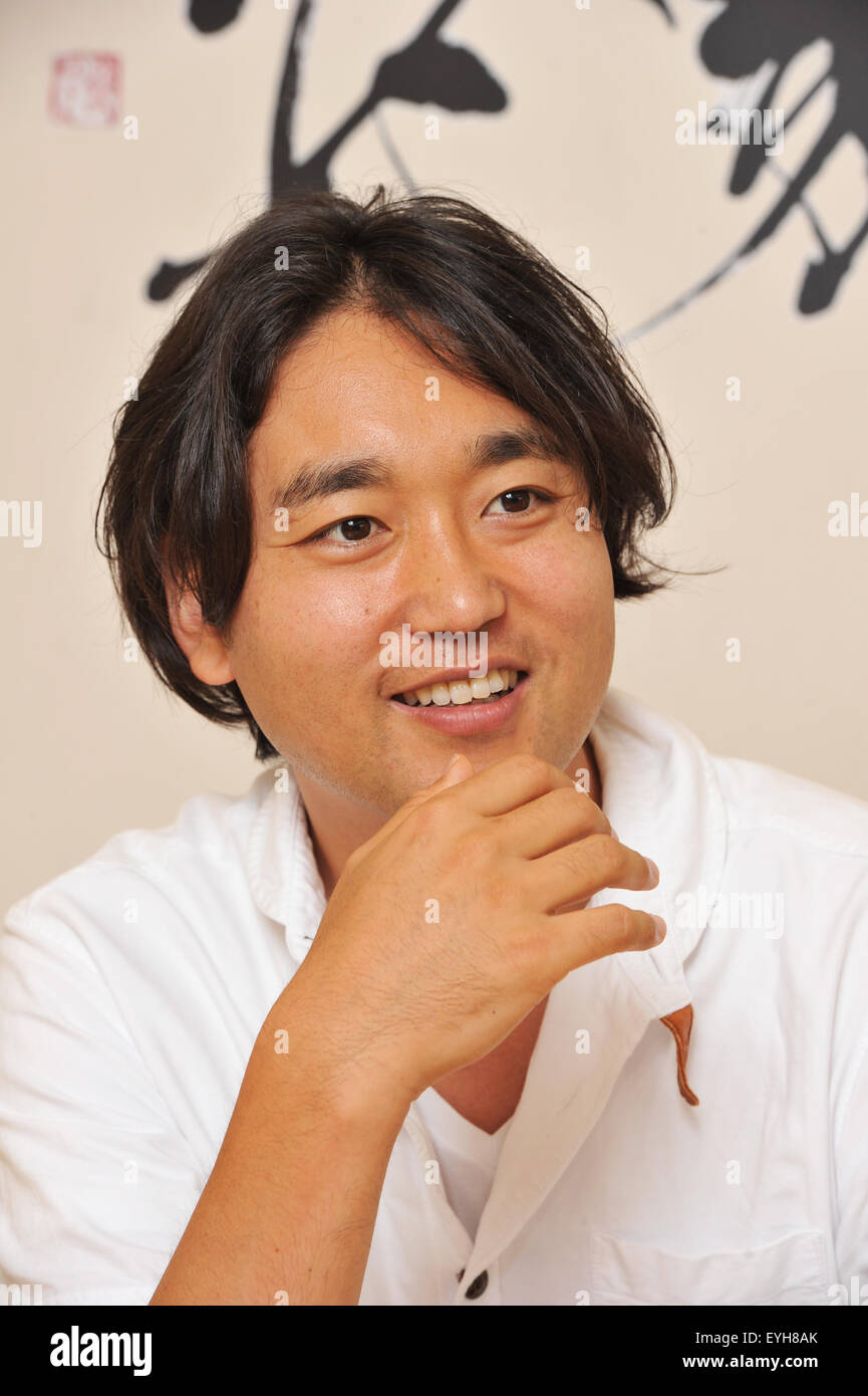 Artiste Kanji Souun Takeda lors d'une session d'entrevue au Japon. 22 juillet, 2015. © Tsutomu Yamada/AFLO/Alamy Live News Banque D'Images