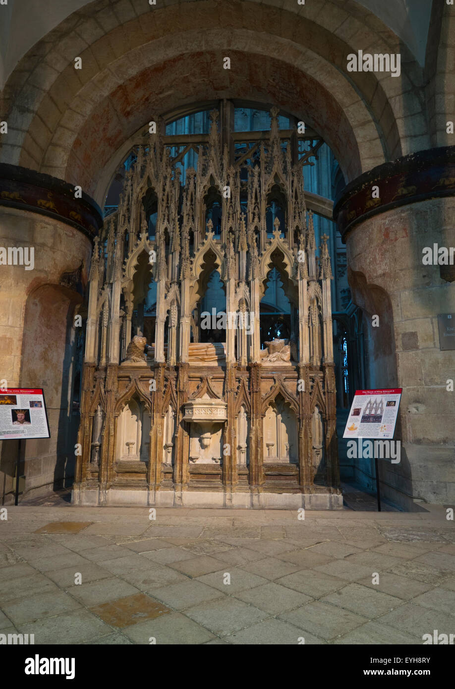 Scènes d'intérieur à la cathédrale de Gloucester en Angleterre Banque D'Images