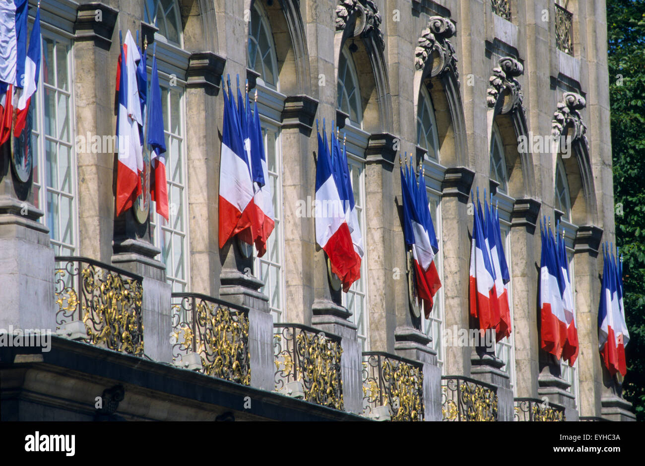 France, Meurthe et Moselle (54), ville de Nancy, la place Stanislas (classée au patrimoine mondial de l'Unesco), Musée des beaux arts, drapeaux français// Meu Banque D'Images