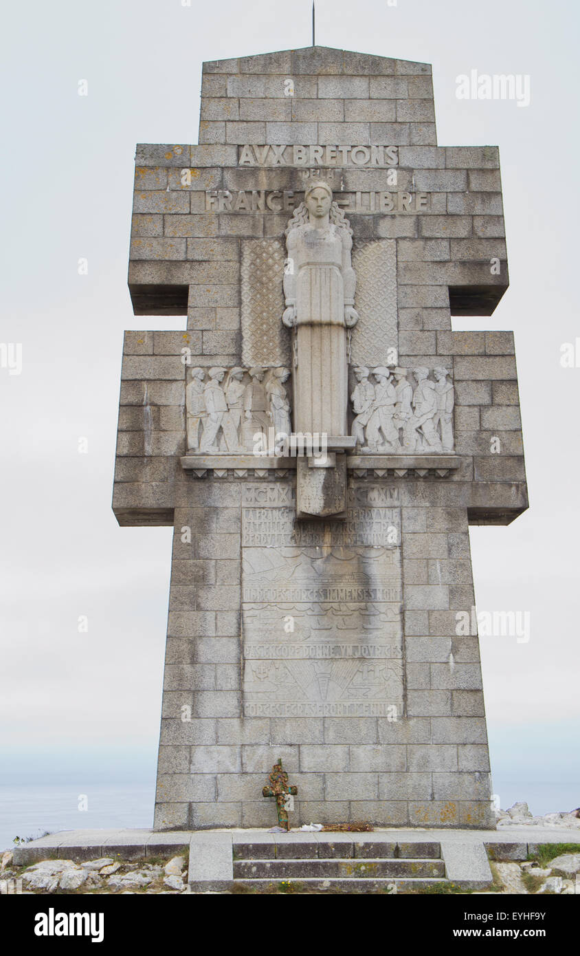 Pointe de Penhir memorial, également connu comme la Croix de Pen-Hir en Presqu'ile de Crozon, Bretagne, France. Monument aux Bretons Banque D'Images