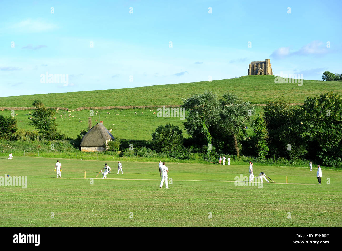 Match de cricket, village de cricket à Abbotsbury, Dorset, Angleterre, Royaume-Uni Banque D'Images