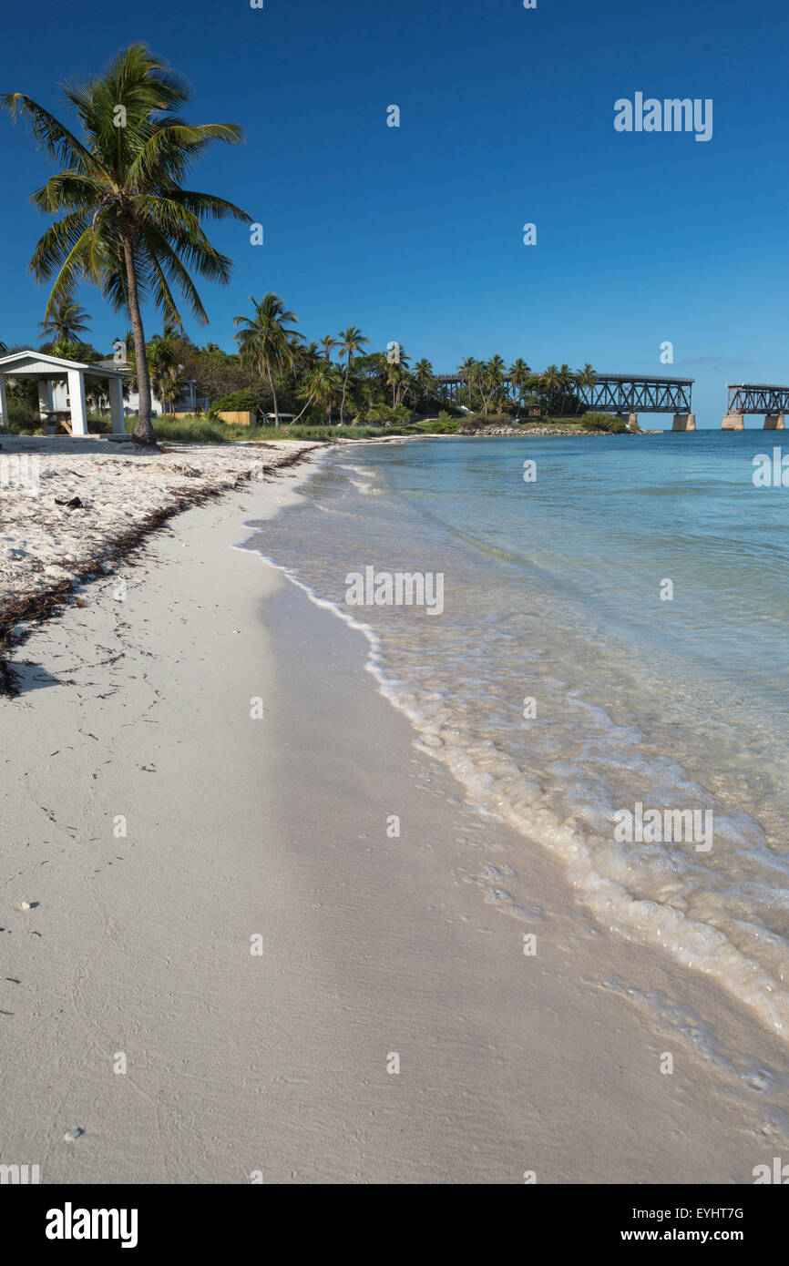 Vieux pont de chemin de fer CALUSA BEACH BAHIA HONDA STATE PARK BAHIA HONDA KEY FLORIDE USA Banque D'Images