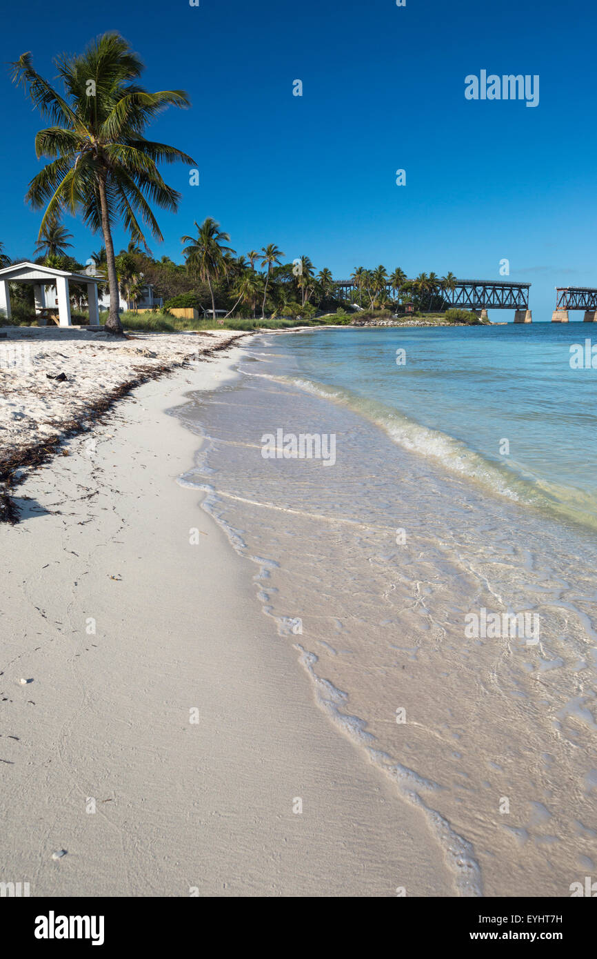 Vieux pont de chemin de fer CALUSA BEACH BAHIA HONDA STATE PARK BAHIA HONDA KEY FLORIDE USA Banque D'Images