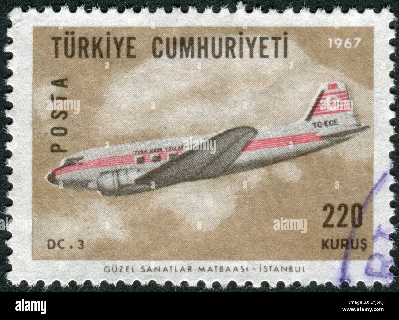 Turquie - circa 1967 : timbre-poste imprimé en Turquie, avion Douglas DC-3 représenté, vers 1967 Banque D'Images