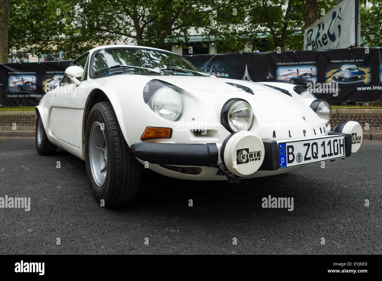 BERLIN - 14 juin 2015 : voiture de sport Alpine A110 Berlinette, 1976. Les Classic Days sur Kurfuerstendamm. Banque D'Images