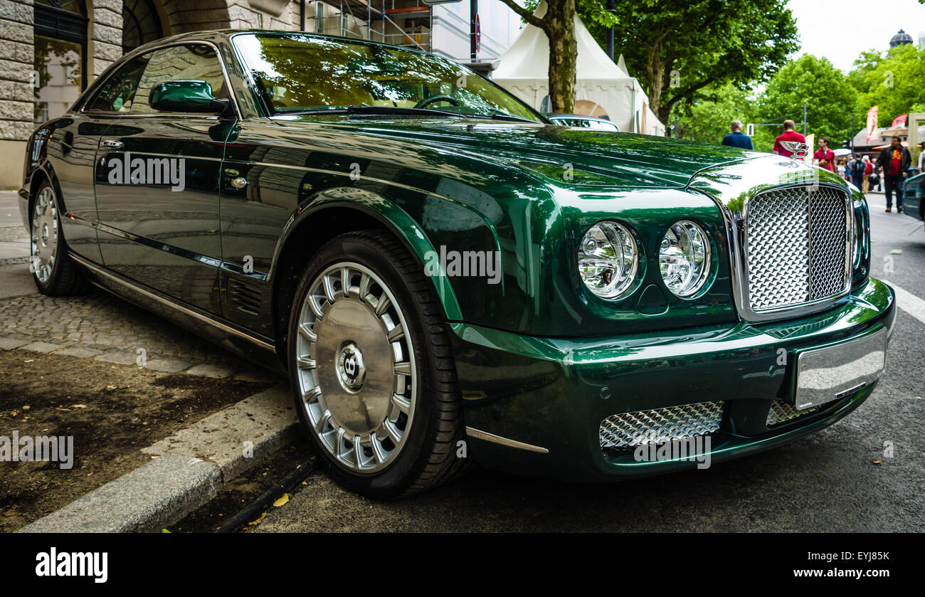 BERLIN - 14 juin 2015 : Une grande voiture de luxe Bentley Brooklands, 2008. Les Classic Days sur Kurfuerstendamm. Banque D'Images
