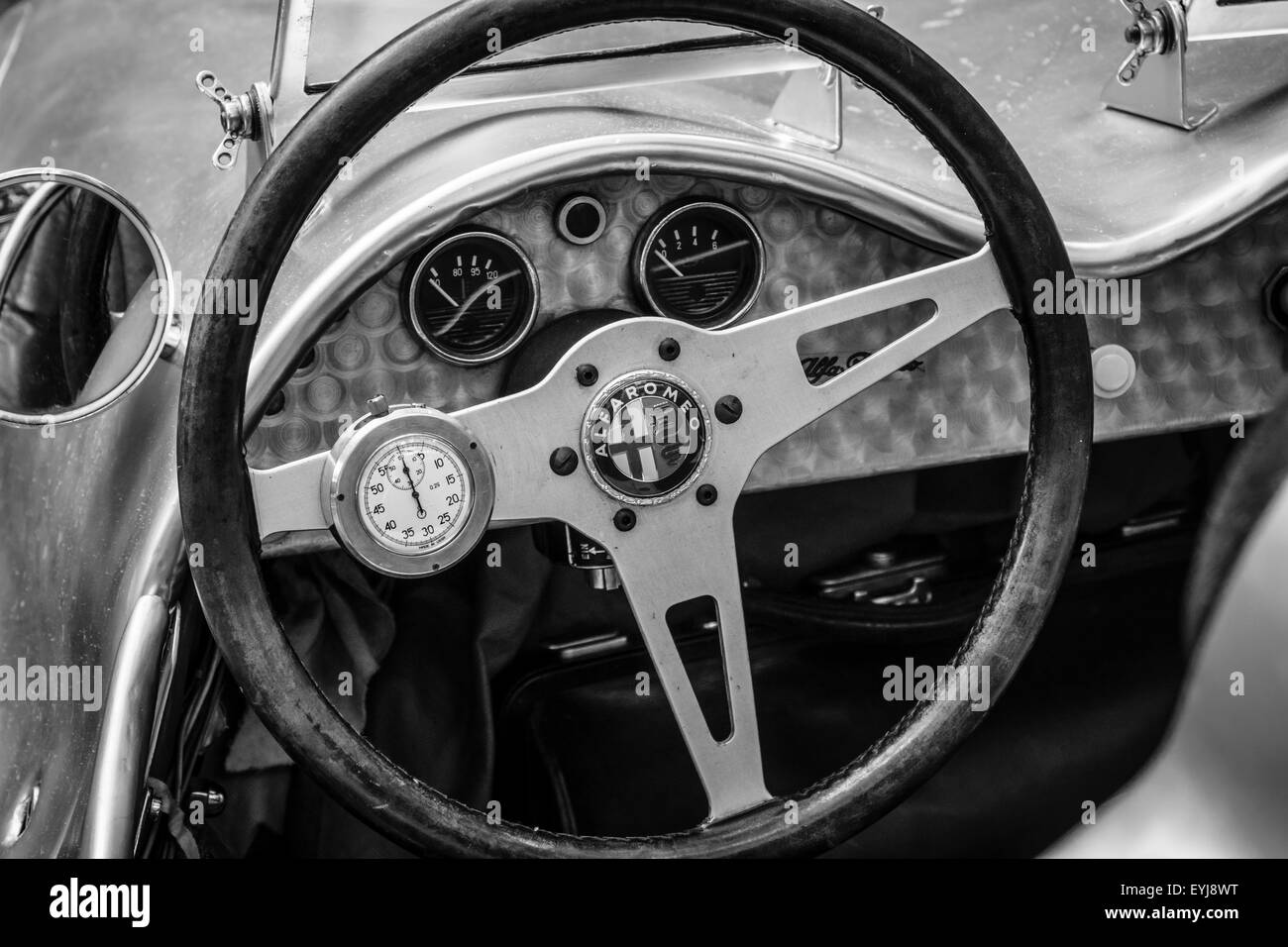 Pilotage d'une voiture de course sur mesure, en fonction de moteur Alfa Romeo et BMW 328, 1951. Designer Karl Baum, pilote Willibald Heller. Banque D'Images