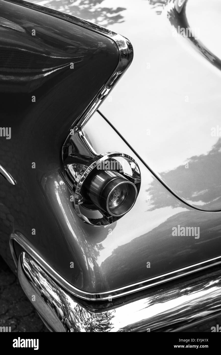 Feu d'une voiture de luxe Imperial Custom 4-porte à Southampton, 1961. Noir et blanc. Les Classic Days sur Kurfuerstendamm. Banque D'Images