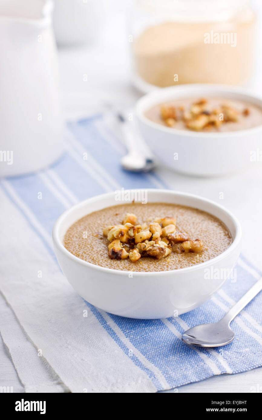 Petit bol de porridge amarante sans gluten Banque D'Images