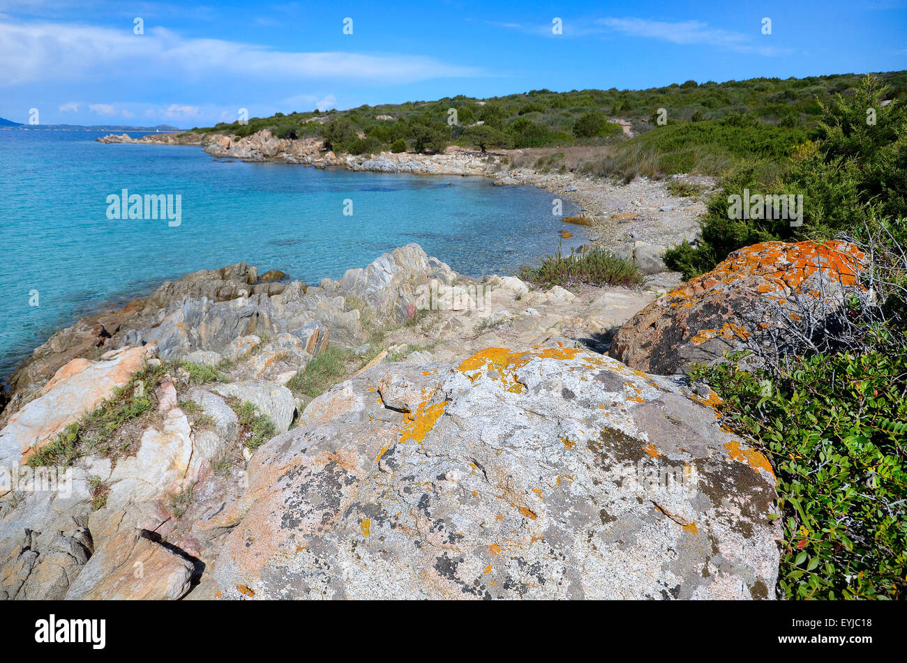 La Sardaigne, Italie : une plage rocheuse près de Golfo Aranci Banque D'Images