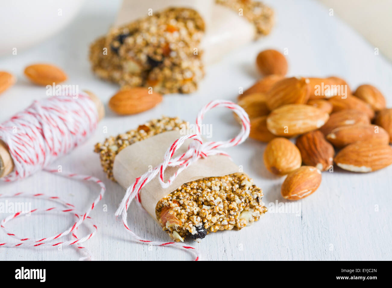 Barre granola faites d'Amaranth et amandes Banque D'Images