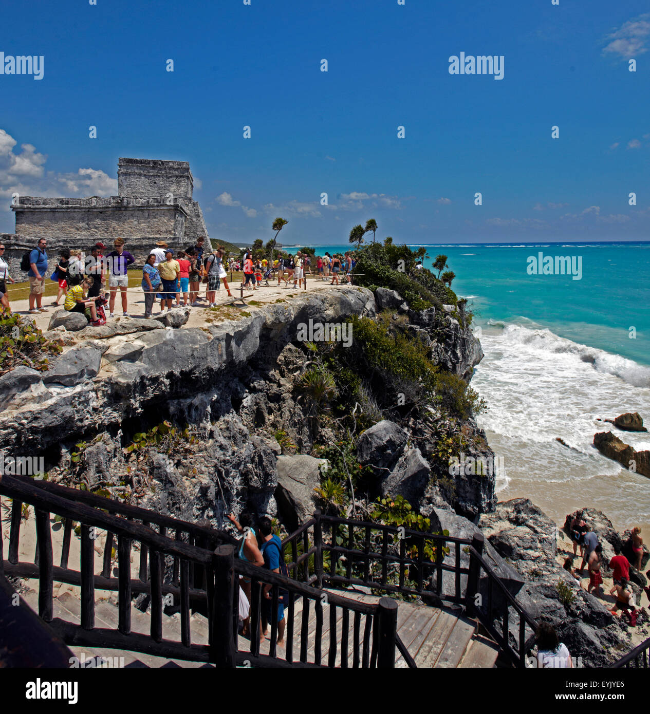 L'Amérique, le Mexique, l'état de Quintana Roo, Tulum, la mer mayanalong arqueological unique Banque D'Images