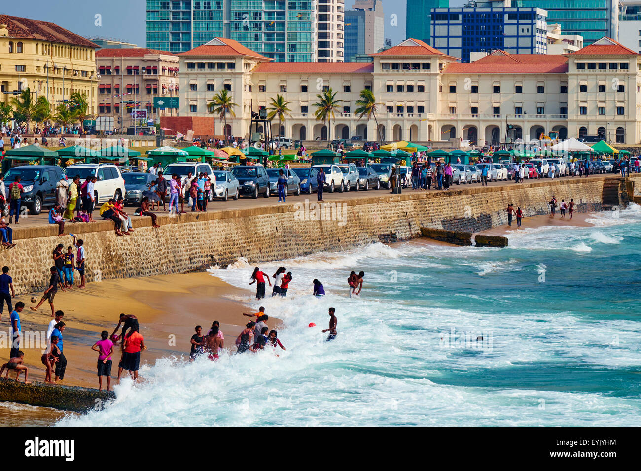 Sri Lanka Colombo Galle Face Plage Dimanche Baignoire