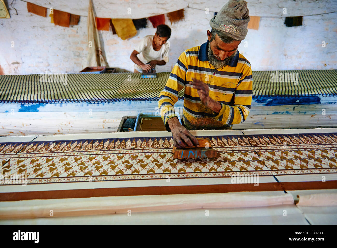 L'Inde, le Gujarat, Kutch, Bhuj, technic pour l'impression textile, impression Bloc Banque D'Images