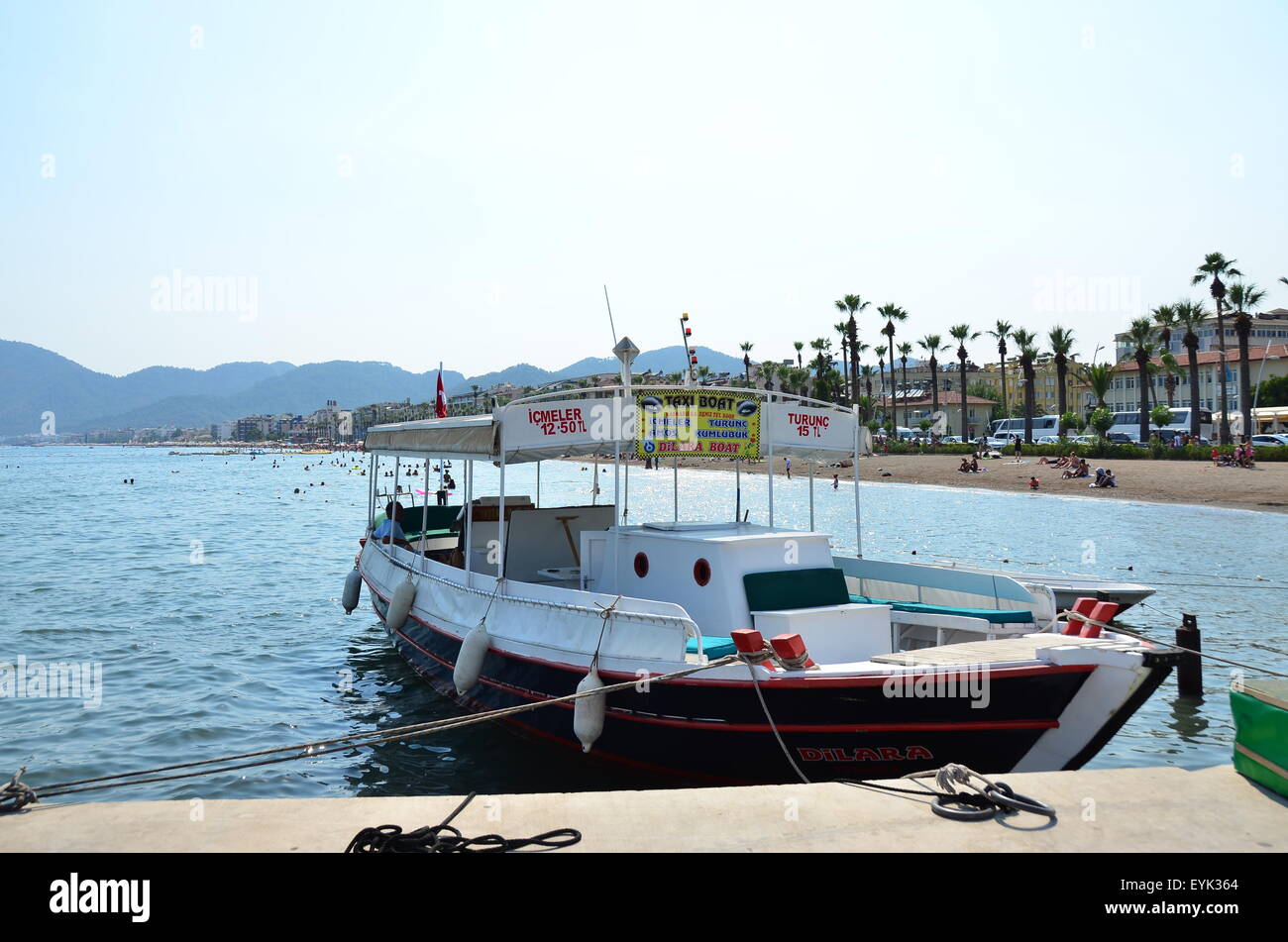 Bateaux-taxis qui opèrent entre le port de Marmaris et Icmeler dans la province de Mugla, Turquie Banque D'Images