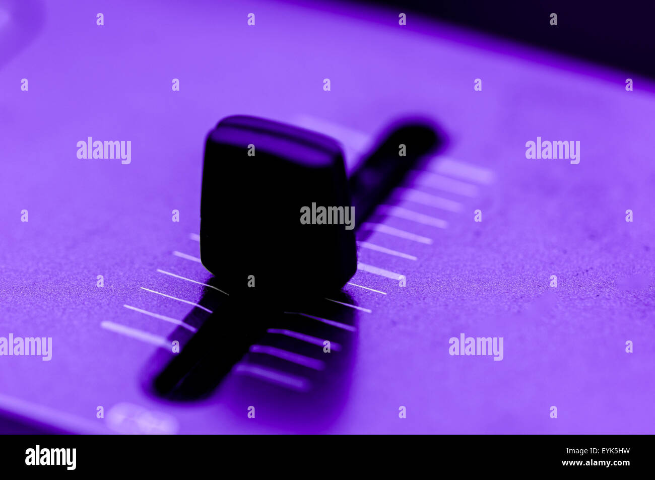 Synthesizer patch panel Close-up sur l'écran tactile bouton bouton Banque D'Images