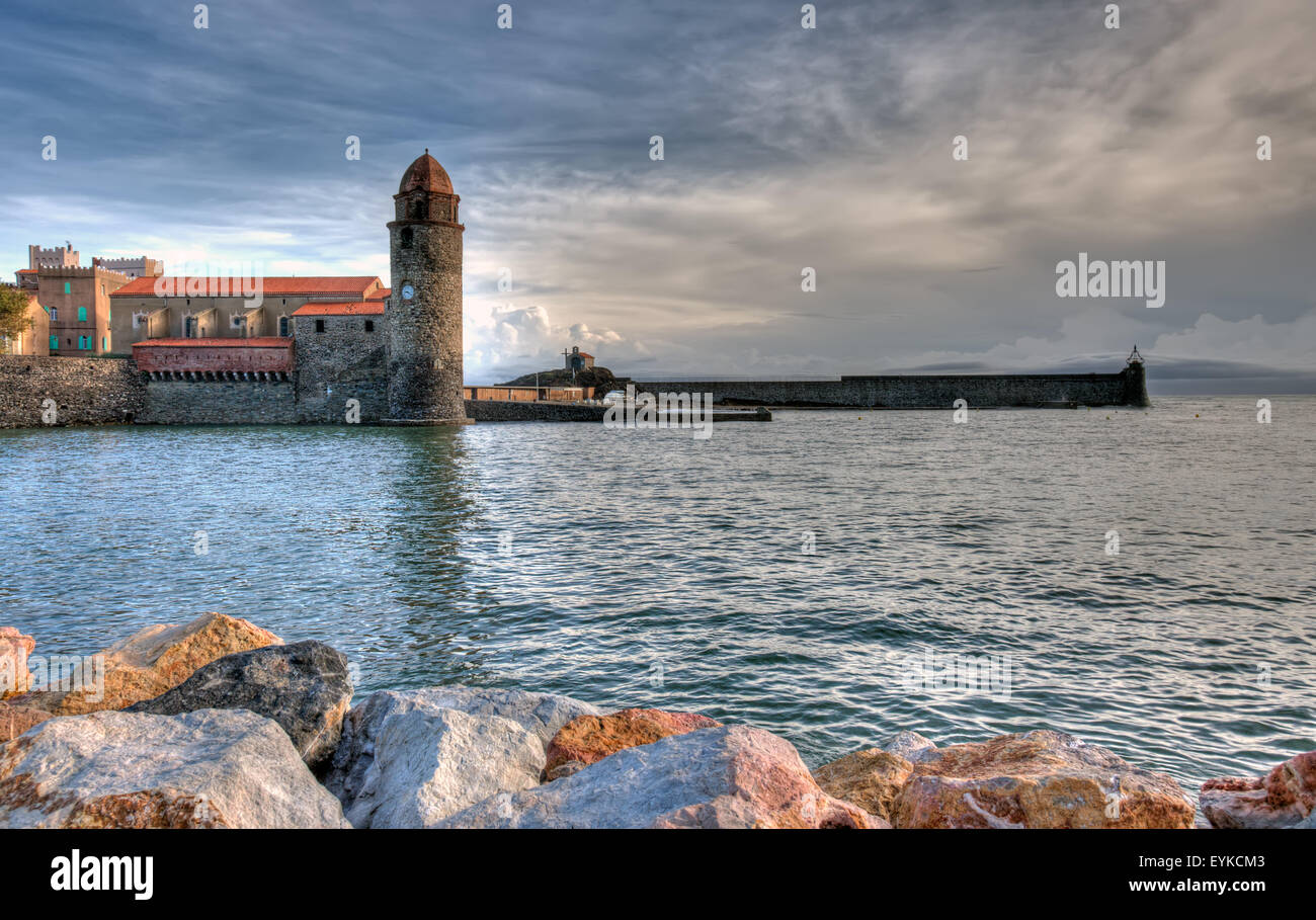 L'ancienne église de Collioure en France Banque D'Images