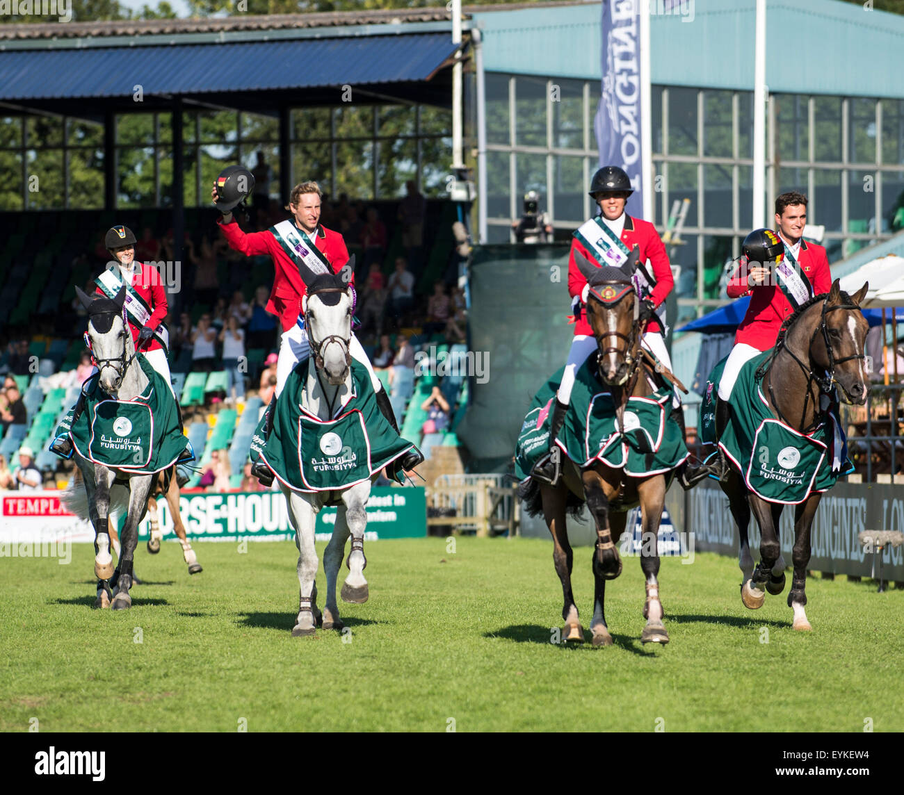 Hickstead, UK. 31 juillet, 2015. La Longines Royal International Horse Show. Belgique équipe Pieter Devos, Olivier Philippaerts, Gudrun Patteet, Judy Ann Melchior win le Cupª La Furusiyya FEI Nations de Grande Bretagne présenté par Longines pour la Belgique. Crédit : Stephen Bartholomew/Alamy Live News Banque D'Images