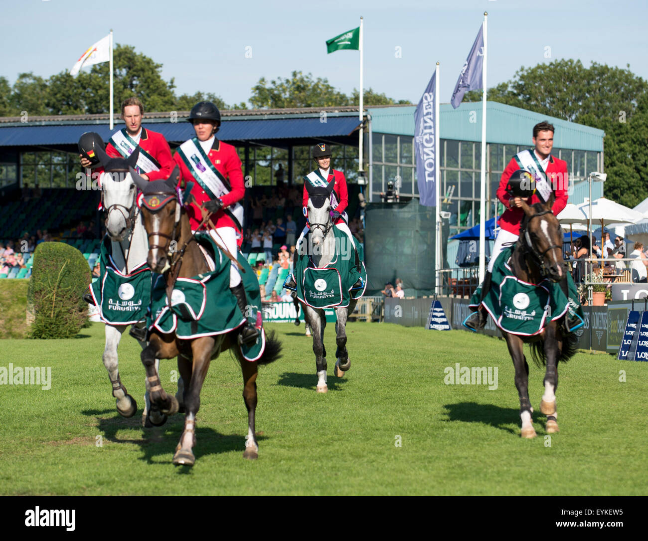 Hickstead, UK. 31 juillet, 2015. La Longines Royal International Horse Show. Belgique équipe Pieter Devos, Olivier Philippaerts, Gudrun Patteet, Judy Ann Melchior win le Cupª La Furusiyya FEI Nations de Grande Bretagne présenté par Longines pour la Belgique. Crédit : Stephen Bartholomew/Alamy Live News Banque D'Images