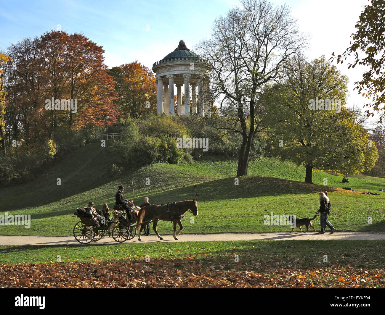 Allemagne, Munich, le jardin anglais à l'automne, de l'élévateur, Banque D'Images
