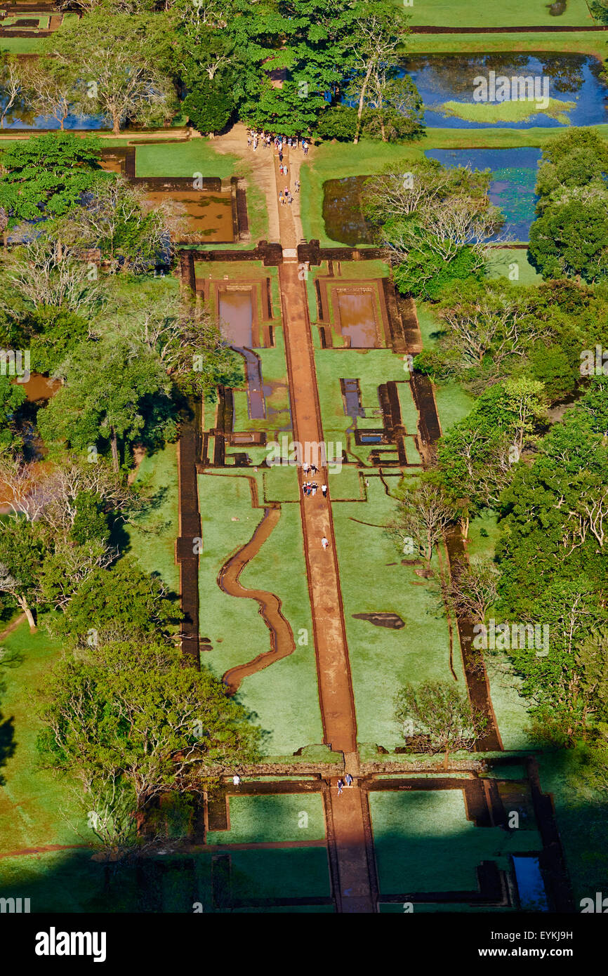 Sri Lanka, Ceylan, île forteresse de Sigiriya, le Rocher du Lion, UNESCO World Heritage site, royal gardens Banque D'Images