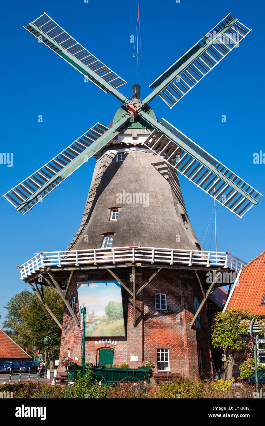 Moulin dans Ostgroßefehn, en Frise orientale, Basse-Saxe, Allemagne, Banque D'Images