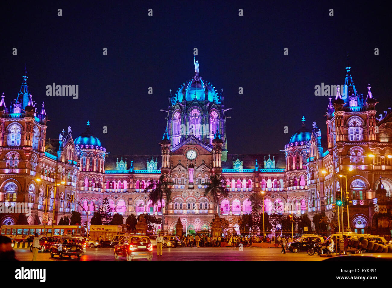 L'Inde, Maharashtra, Mumbai (Bombay), Victoria terminus Gare Chhatrapati Shivaji ou chemins Banque D'Images