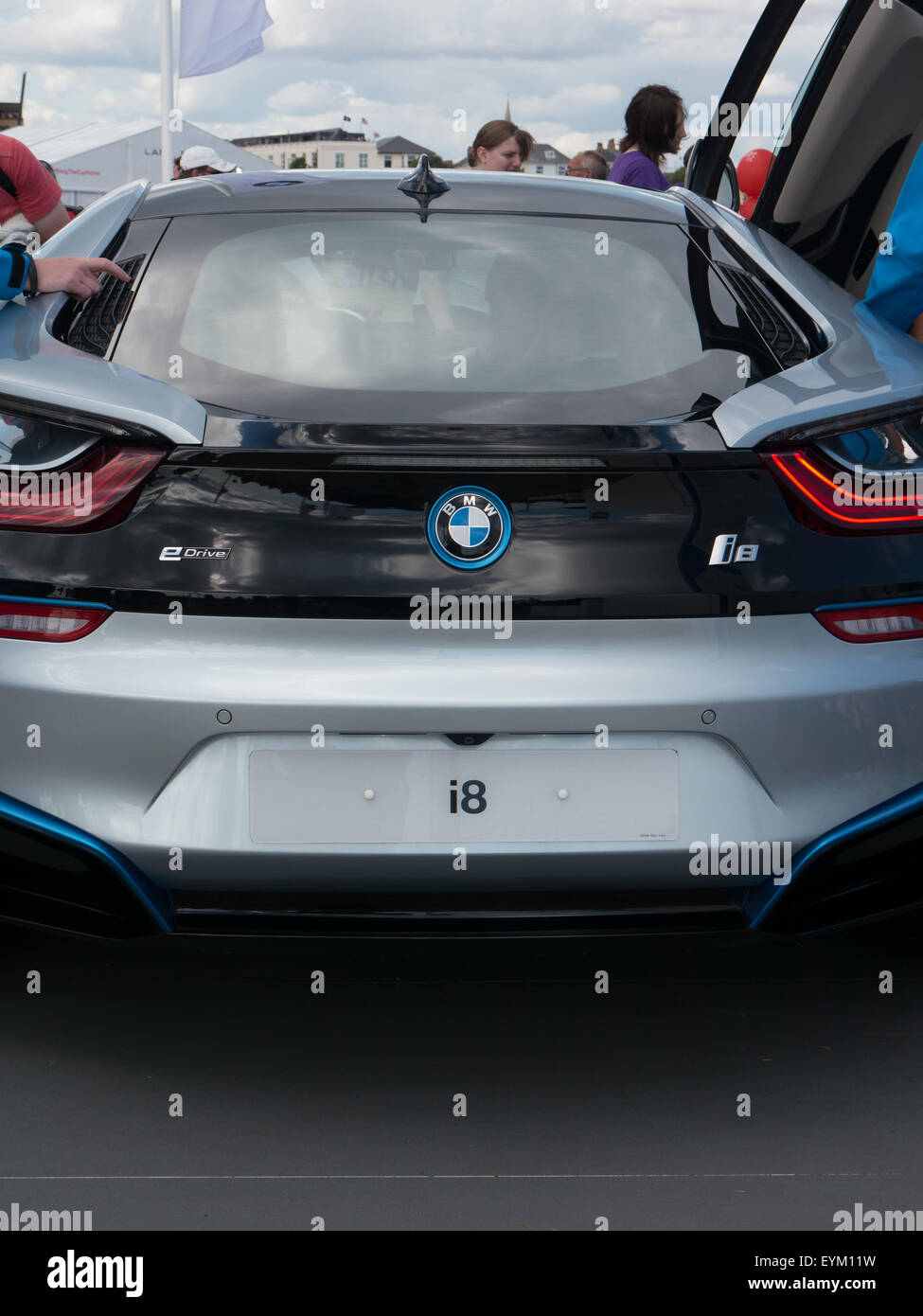 La BMW i8 Supercar hybride sur l'affichage à un motor show Banque D'Images