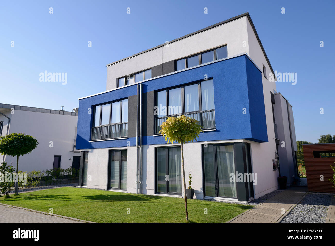 Maison moderne avec garage, Allemagne, Berlin, Cologne Banque D'Images