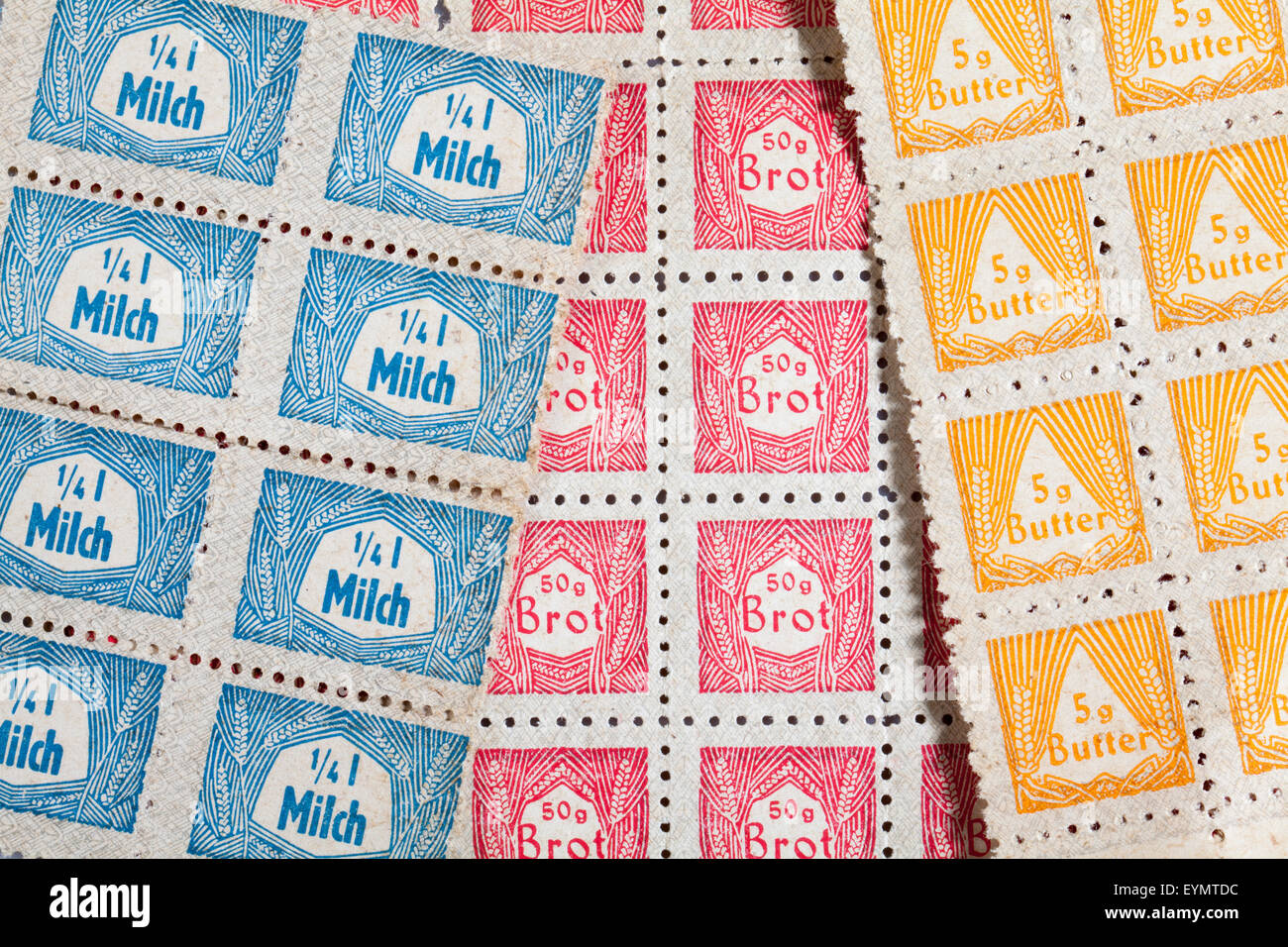 Les cartes de rationnement de l'après-guerre d'acheter des produits pour la Nutrition, 1950, Berlin, République fédérale d'Allemagne, de l'Europe Banque D'Images