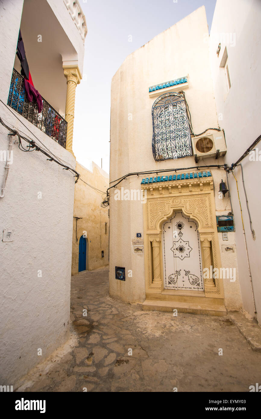 Vue sur la rue de ville d'Hammamet, Tunisie Banque D'Images