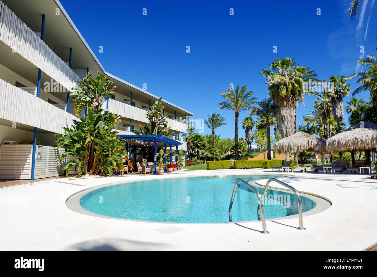 La piscine de l'hôtel de luxe, Costa Dorada, Espagne Banque D'Images
