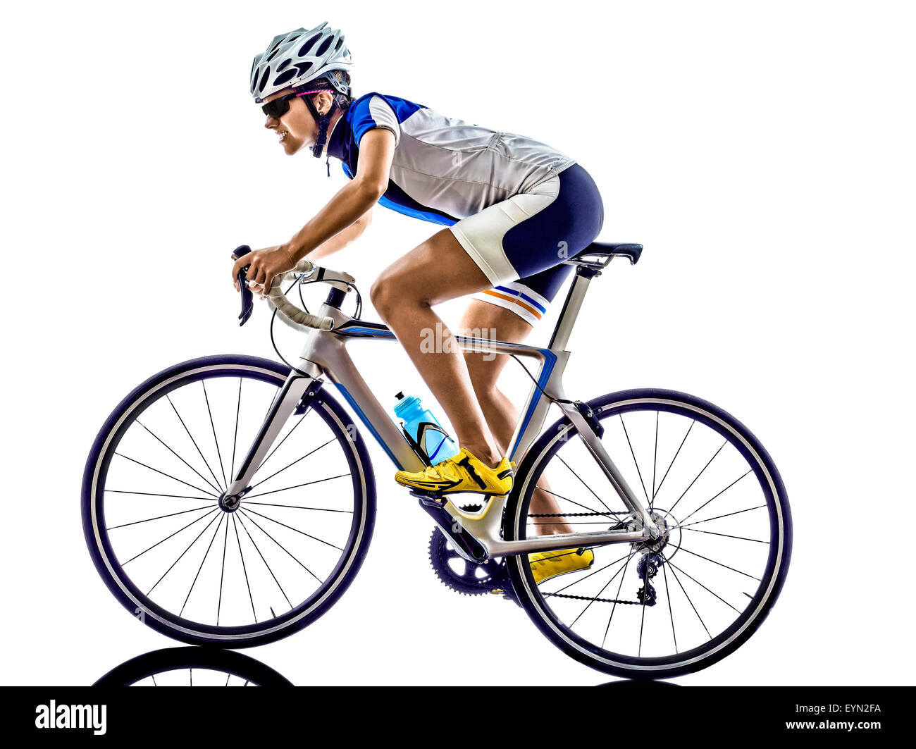 Ironman Triathlon femme Vélo Cycliste sur fond blanc Banque D'Images